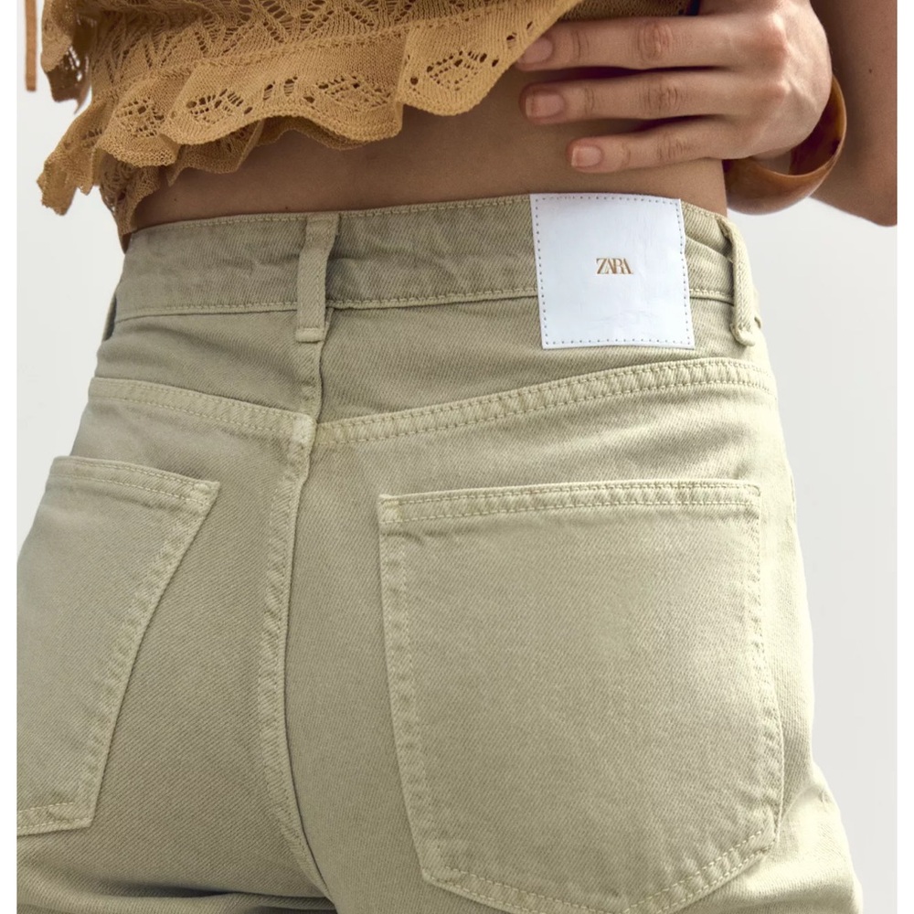 ZARA HIGH RISE Z1975 STRAIGHT LEG
JEANS
26 (US 2) | LIGHT . NWT Khaki color - Picture 2 of 4
